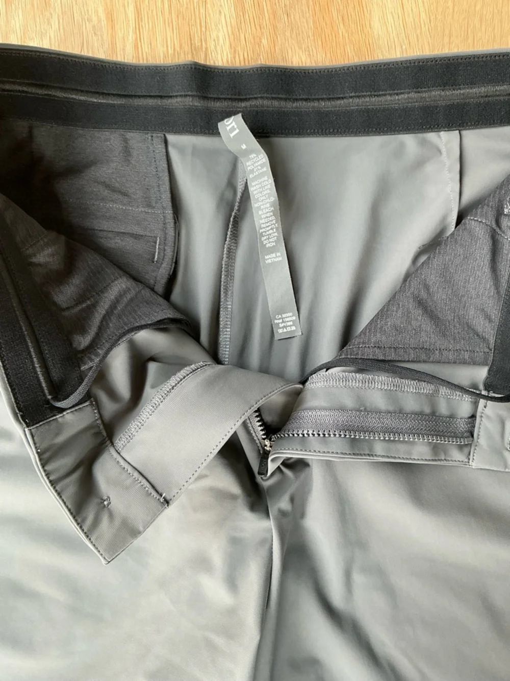 Vuori Fleet Chino Short Charcoal 8” Inseam Men’s Medium - Picture 6 of 8